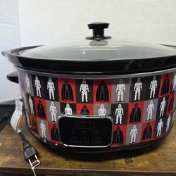 Star Wars 7 qt. Slow Cooker Limited Edition (Price Is Firm)