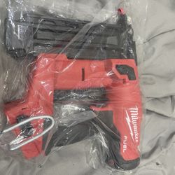 Milwaukee M18 18 Gauge Brad Nailer Read Below