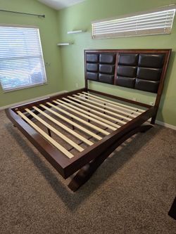 KING SIZE PLATFORM BED FRAME W/ HEADBOARD 