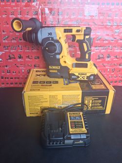 DEWALT XR 20V MAX CORDLESS BRUSHLESS 1-IN.  SDS-PLUS L-SHAPE ROTARY HAMMER WITH 4.0 AH BATTERY AND CHARGER INCLUDED