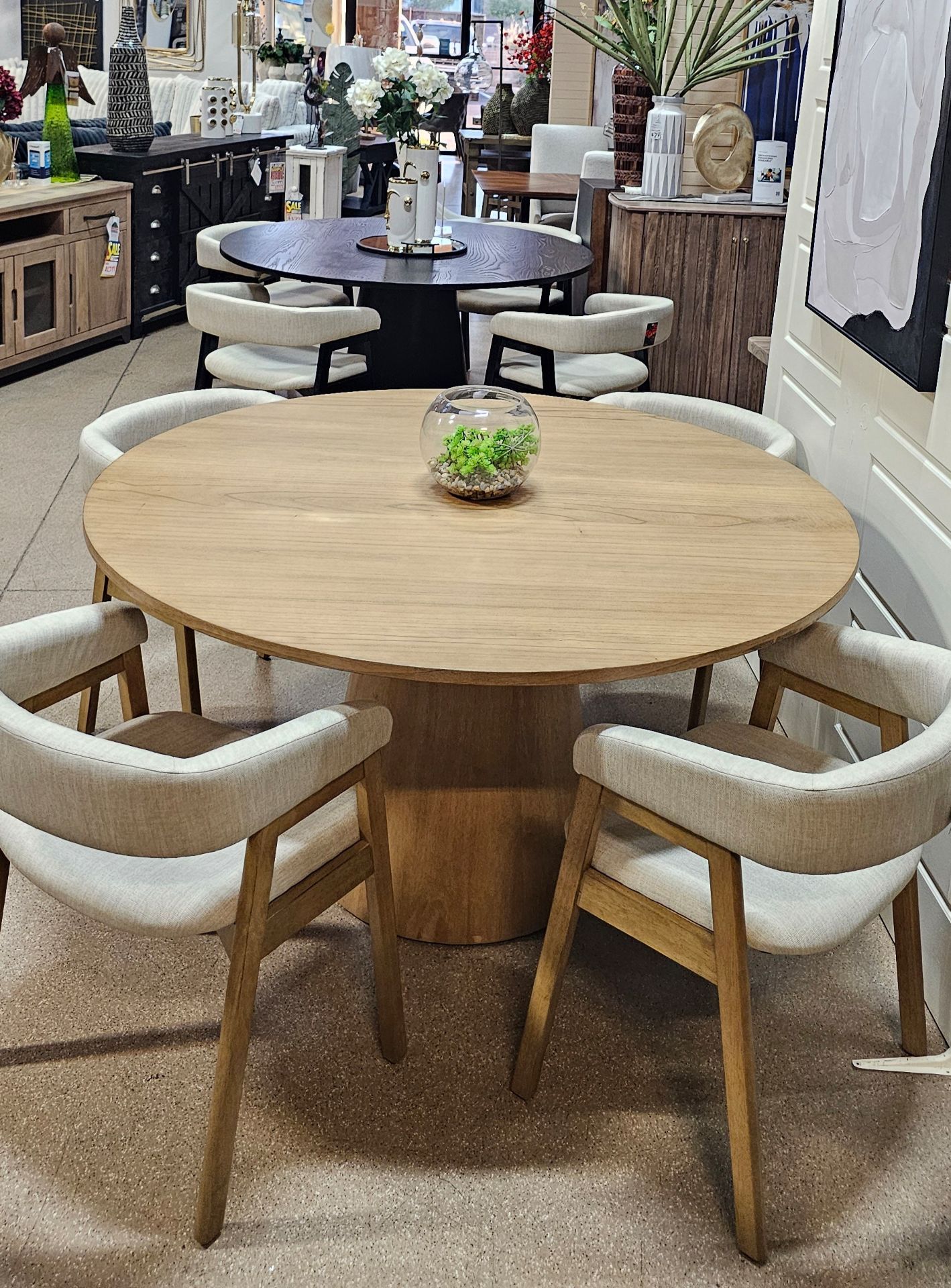 New 5 Pc 60" Round Mid Century Modern dining set. Black or natural wood Finishes