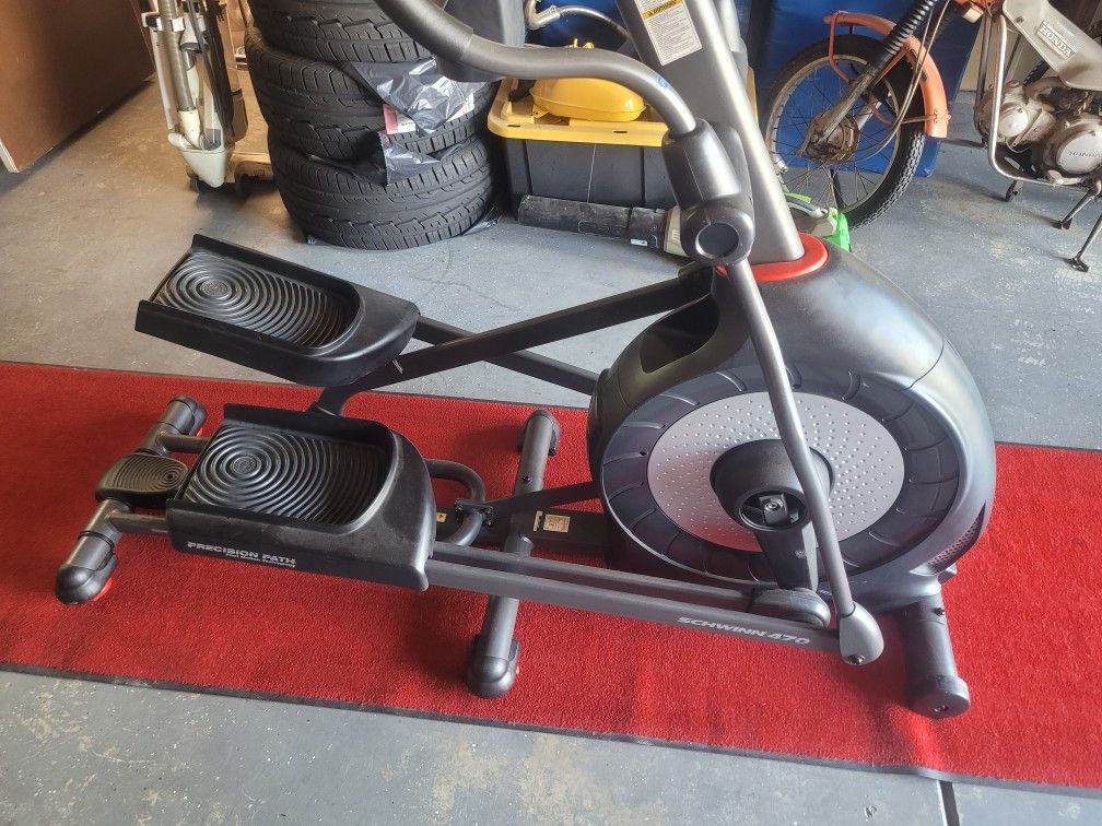 Schwinn 470 Elliptical Machine