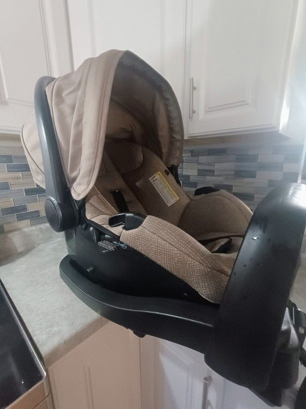 EvenFlo Car Seat