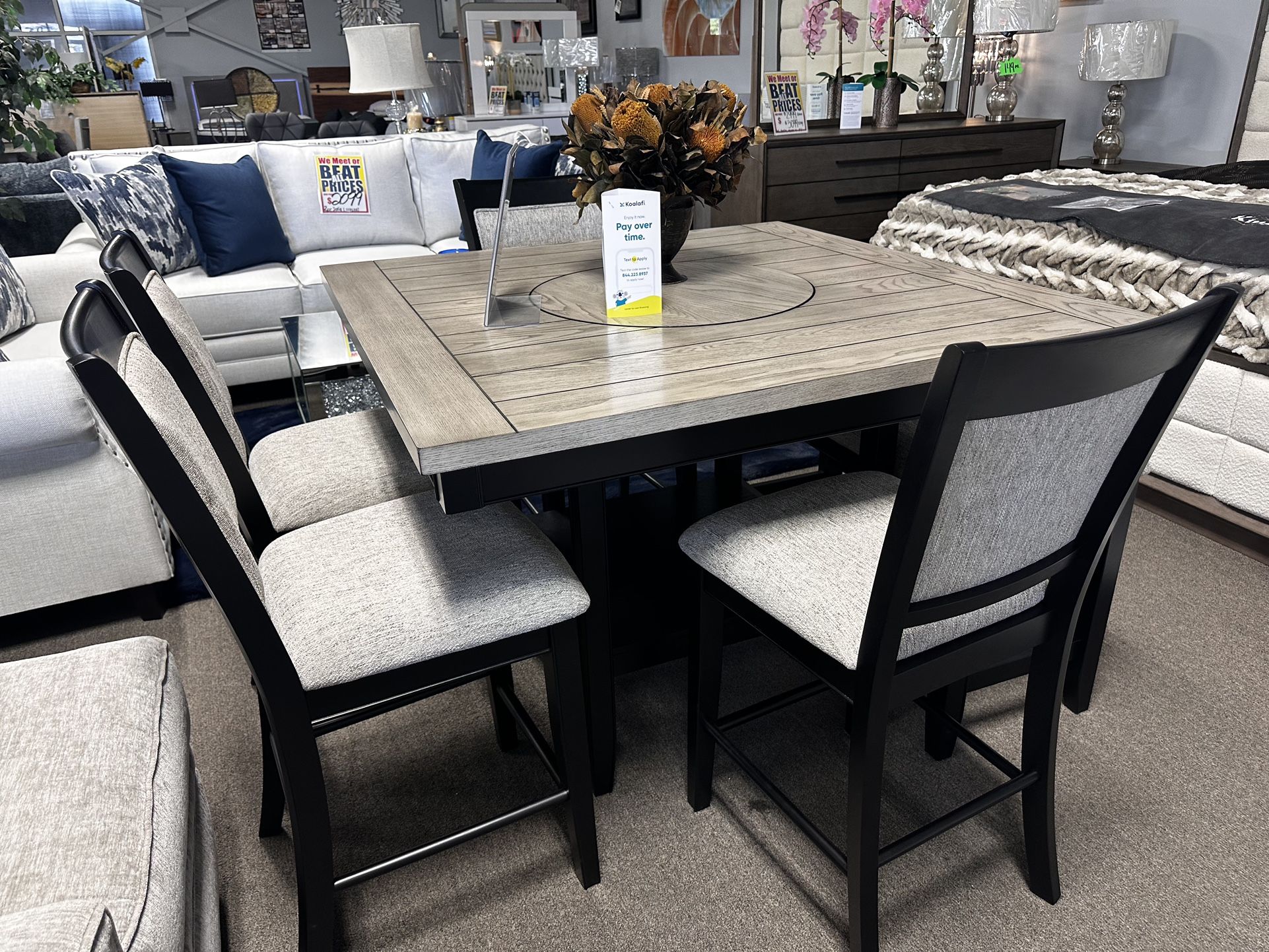 Dining Set! $1,099! Easy Financing! 🏠🩷🚨