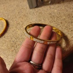 Bracelet