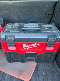 Milwaukee M18 Cordless Wet/Dry Vacuum
