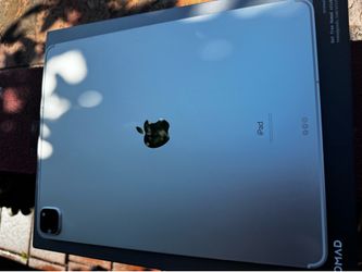 12.9 inch IPad Pro/ 128gb/ Cellular + WiFi