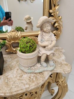 Estatua 9"×10