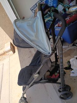 Title: Chicco Liteway Lightweight Umbrella Stroller