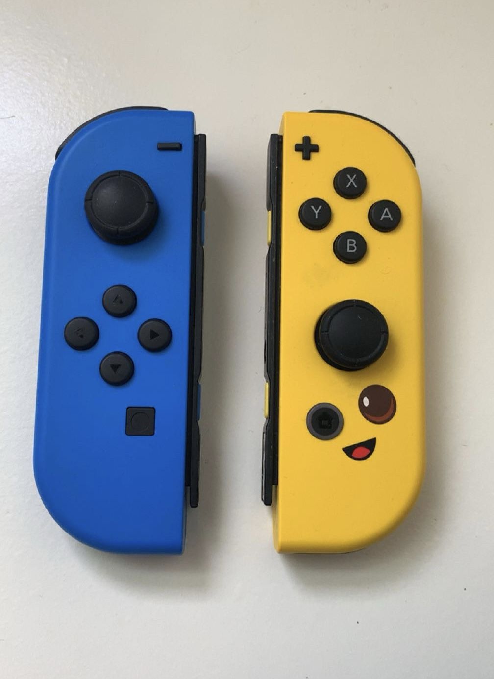 Nintendo switch Fortnite Edition Joycons