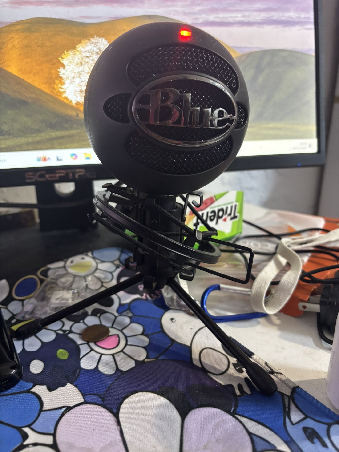 snowball mic with light up keyboard for 60