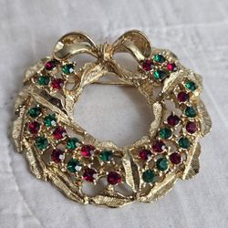 Vintage Christmas Wreath Brooch Pin 