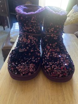 Women’s Size 9 Sparkly Purple Uggs, New!