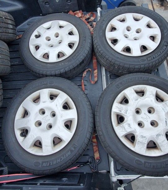1998 HONDA Civic EK Stock Wheels 14'