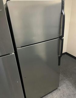 GE Top Mount Refrigerator, Stainless Steel, Great Condition with LED Lighting
