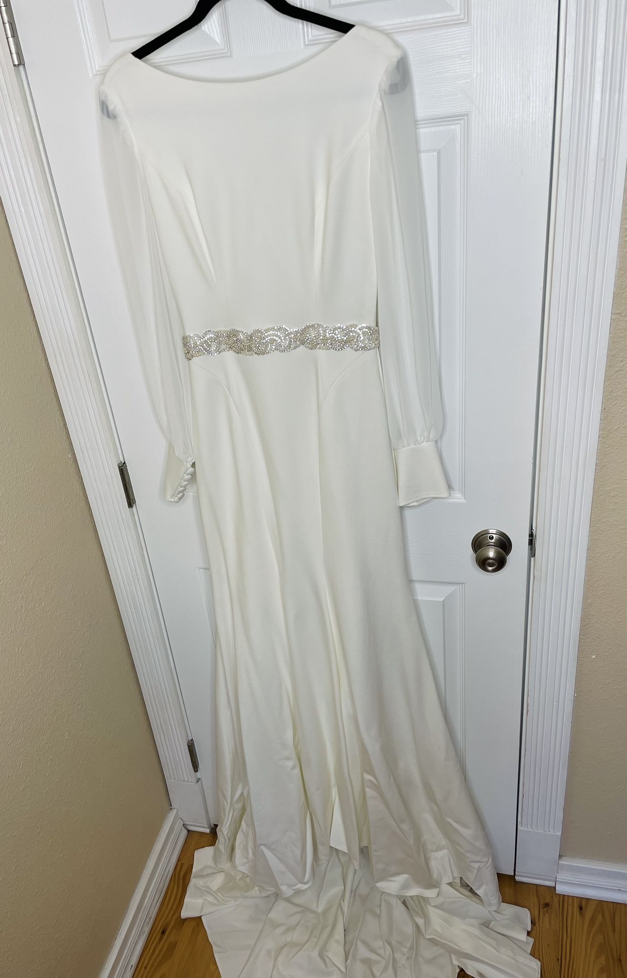 Brand New Mermaid Bridal Dress