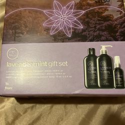 Brand New In Box Lavender Mint Gift Set!