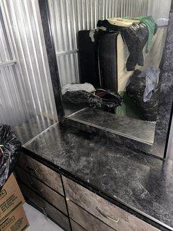 Queen Size Bed Frame And Matching Dresser With Mirror