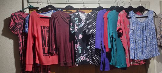 Womens size large 12 tops for $8