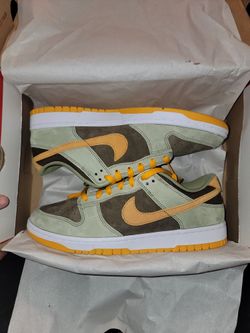 Nike Dunk Low
"Dusty Olive" 