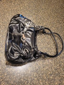 Purse Rosetti New York zipper-top plus double snap black purse, interlocking metal chain design, double strap 7x15"