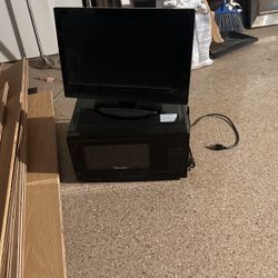 Small Tv and Small Microwave 