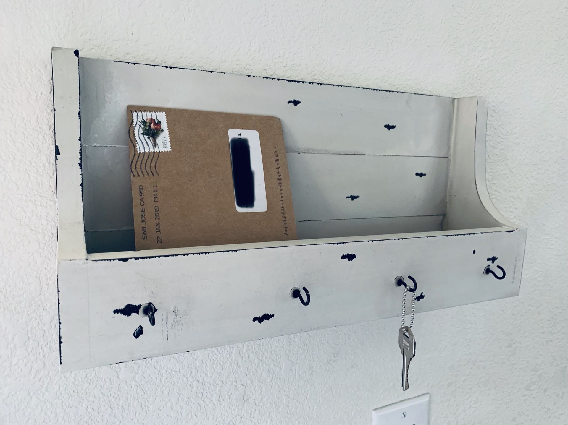 Key & Mail Organizer