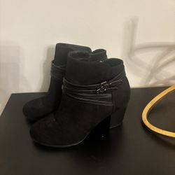 Women’s Buckle Boots