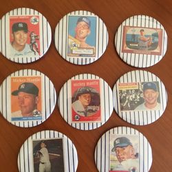 😬 (8) MICKEY MANTLE BASEBALL CARD REPLICA COLLECTIBLE  BUTTONS/PINS *