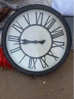 Large wall clock