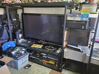 TV Panasonic and with the Frame display $120