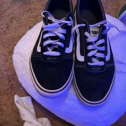 vans(worn) black,size 9 in women’s 25