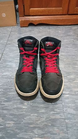 Nike Air Jordan 1 Retro High ( MUST pick up TODAY ONLY )