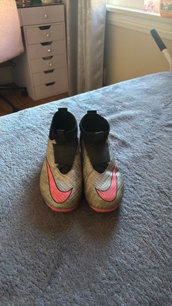 Nike Cleats Pink/Grey/Black/size:1.5y