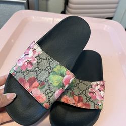 Gucci Sandals 