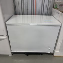 10.2 Cu Ft Chest Freezer New