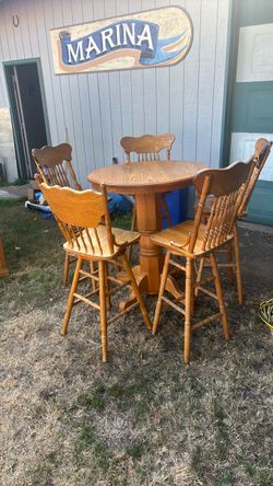 With five chairs Oak pub table
