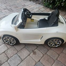 Audi R8 V10 kids car upgraded to 18V Ryobi battery
