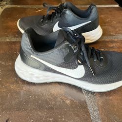 Nike women’s sneakers