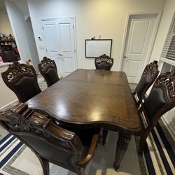 Rooms To Go Handly Manor 8 Piece Dining Set