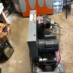 SENCO Air Compressor 
