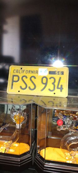 vintage antique license plates very old one for sure 1947 the other one for sure is 1951 Black and Yellow two different plates one black one yellow I'