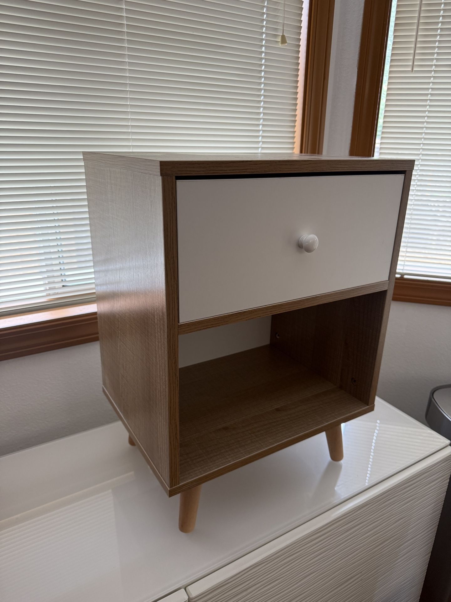 Night stand / side table