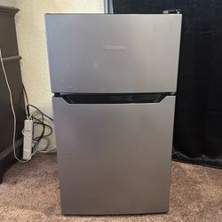 Hisense Mini Fridge/Freezer