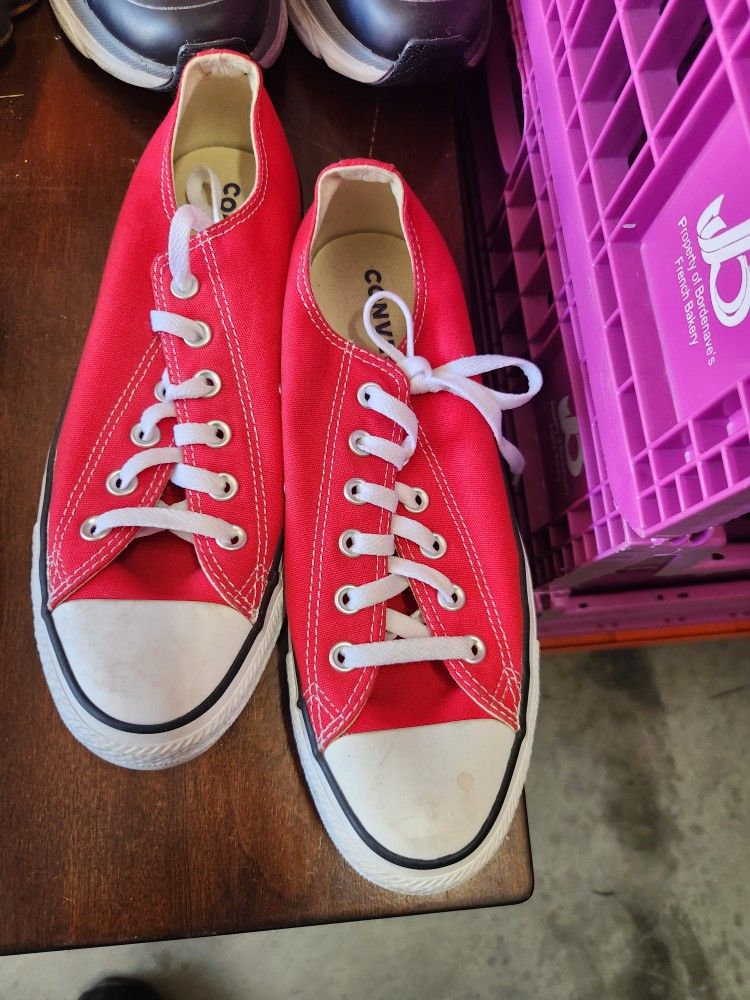 Coverse Tennis Shoes