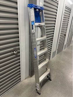 Aluminum Ladder - 6 Feet