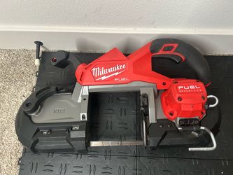 Milwaukee M18 FUEL 18V Lithium-Ion Brushless Cordless Deep Cut Band Saw (Tool-Only)