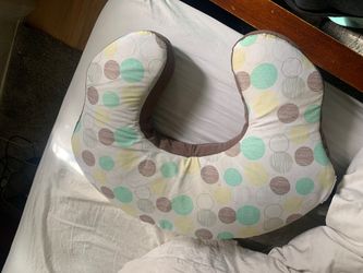 Breastfeeding pillow