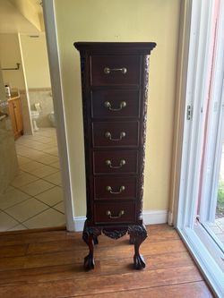 Dresser