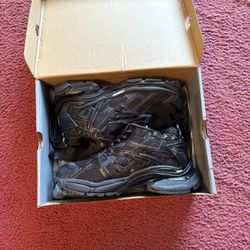 Black Balenciga Runner